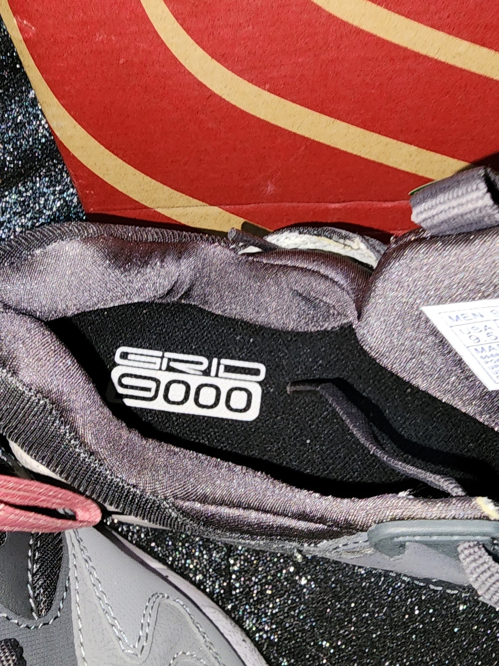 Saucony Mens Gray and Black Athletic Sneakers - Picture 5 of 6